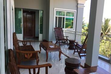 پانسیون Kampongbay Makeng Ii Guesthouse