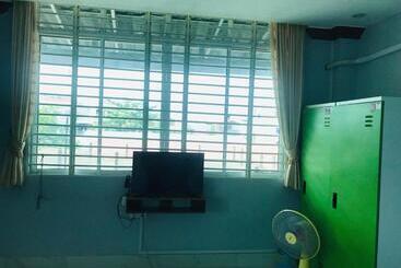 پانسیون Kampongbay Makeng Ii Guesthouse
