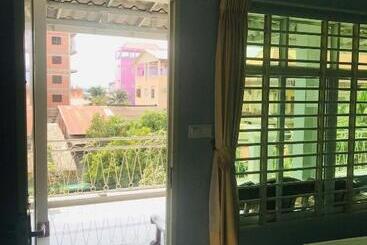 پانسیون Kampongbay Makeng Ii Guesthouse