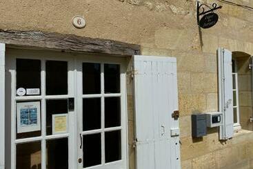 پانسیون Logis Des Jurats