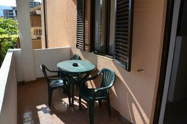 پانسیون Mg Apartments And Rooms