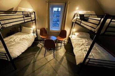 پانسیون Moffat Independent Hostel