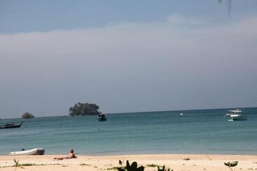 پانسیون Naiyang Seaview Place Resort