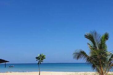 پانسیون Naiyang Seaview Place Resort