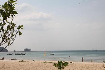 پانسیون Naiyang Seaview Place Resort