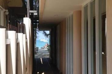پانسیون Naiyang Seaview Place Resort