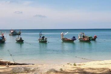 پانسیون Naiyang Seaview Place Resort