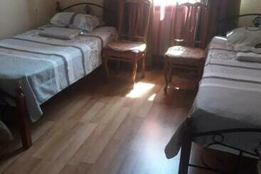 پانسیون Tamari Guest House