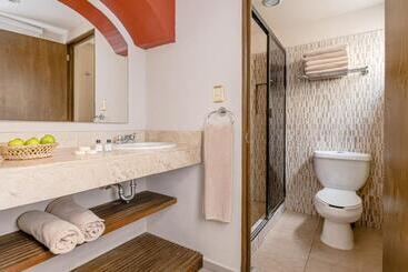 Suites Parador Santo Domingo De G