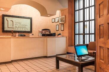Suites Parador Santo Domingo De G