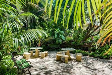Tropicals Of Palm Beach