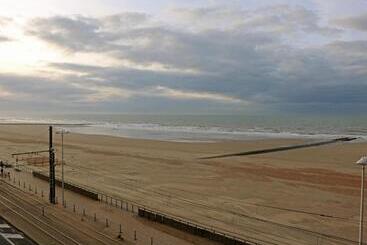 Vayamundo Oostende   Apartments
