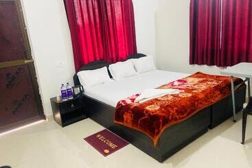 هاستل Gaurav Guest House