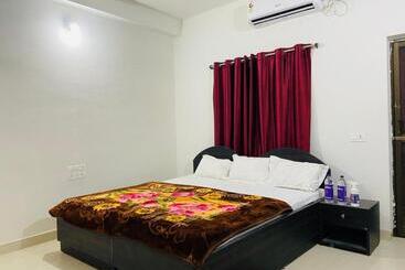 هاستل Gaurav Guest House