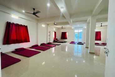 هاستل Gaurav Guest House