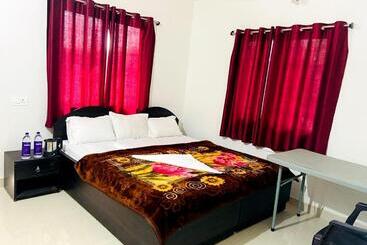 هاستل Gaurav Guest House