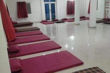هاستل Gaurav Guest House