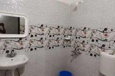 هاستل Gaurav Guest House