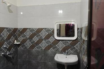 هاستل Gaurav Guest House