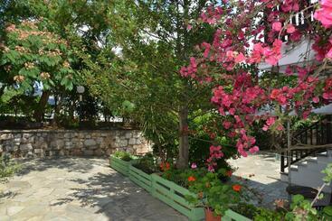 Anofli Suites