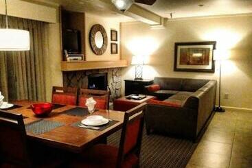 Getaways At The Lodge At Kingsbury Crossing