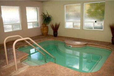 Getaways At The Lodge At Kingsbury Crossing