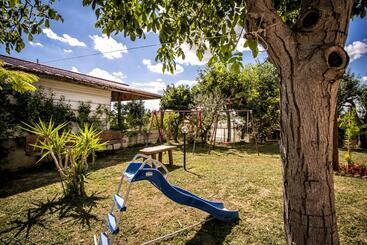 هتل Agriturismo La Rosa Montefalco