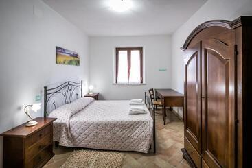 هتل Agriturismo La Rosa Montefalco