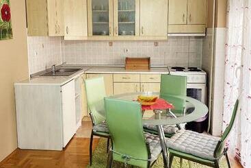 پانسیون Apartmani Banja Spa