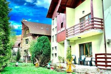 پانسیون Casa Ador