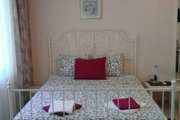 پانسیون Sandanski Peak Guest Rooms