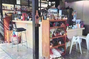 پانسیون The Snug Airportel   Phuket Airport