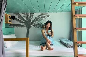 پانسیون The Snug Airportel   Phuket Airport