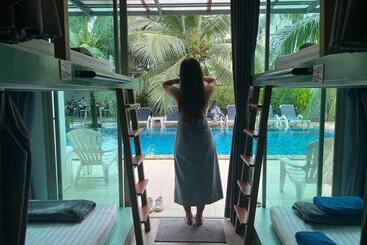 پانسیون The Snug Airportel   Phuket Airport