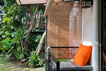 پانسیون The Snug Airportel   Phuket Airport