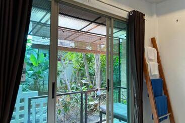 پانسیون The Snug Airportel   Phuket Airport