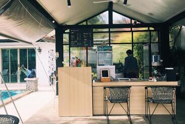 پانسیون The Snug Airportel   Phuket Airport
