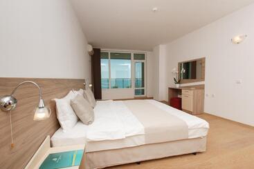 Silver Beach Apart Complex