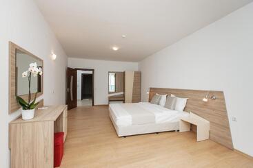 Silver Beach Apart Complex