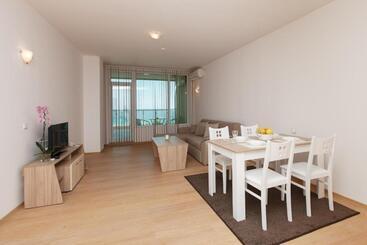 Silver Beach Apart Complex