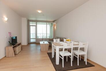 Silver Beach Apart Complex
