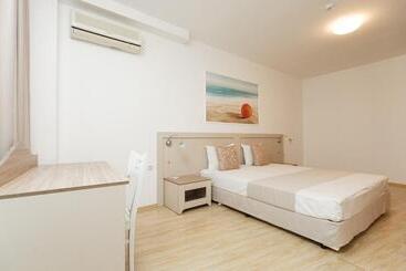 Silver Beach Apart Complex