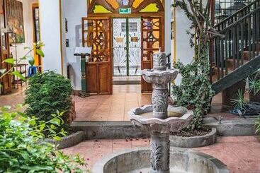 هاستل Hostal Riviera Sucre