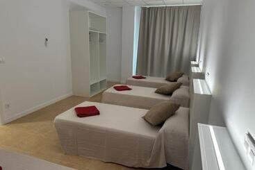 Albergue O Pedrón Hostel & Rooms