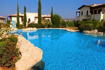 Aphrodite Hills Rentals   Junior Villas - Kouklia