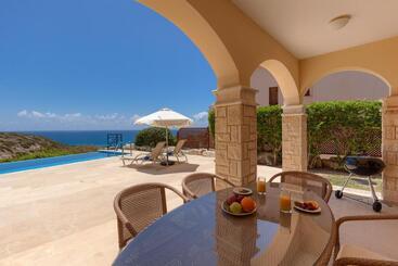 استراحتگاه Aphrodite Hills Rentals   Junior Villas