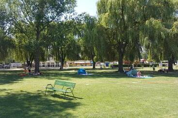 تختخواب و صبحانه Balaton Panzió