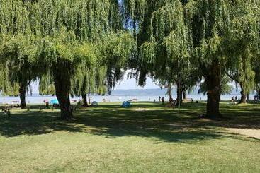 تختخواب و صبحانه Balaton Panzió