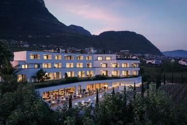 تختخواب و صبحانه Villa Weingarten