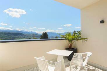 تختخواب و صبحانه Villa Weingarten
